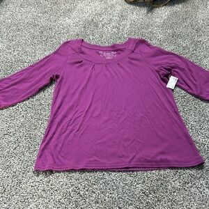 NWT 3/4 sleeve length purple pleated top. Size 18/20